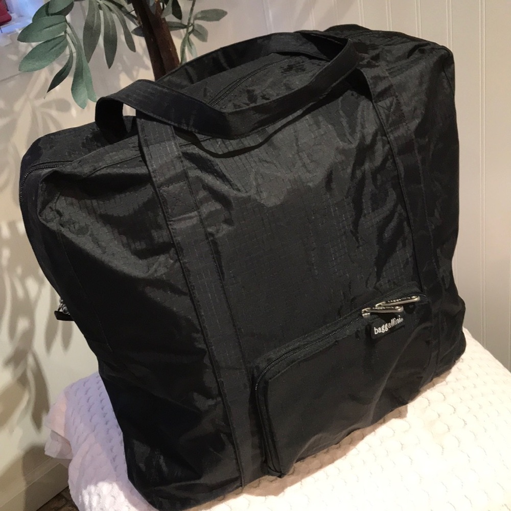 Baggallini travel bag